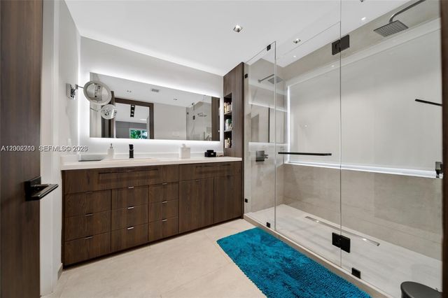 3531 SW 1st Ave ., Miami, FL 33145