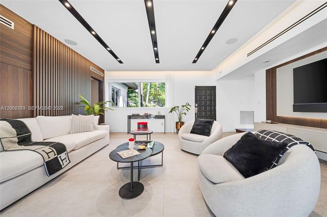 3531 SW 1st Ave ., Miami, FL 33145