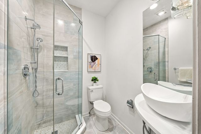 853 N Wood Street 1, Chicago, IL 60622