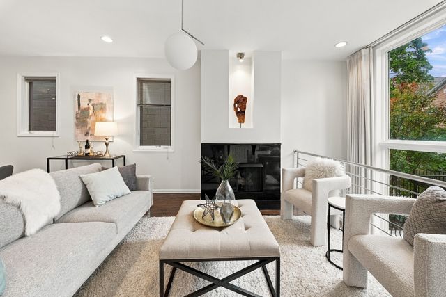 853 N Wood Street 1, Chicago, IL 60622