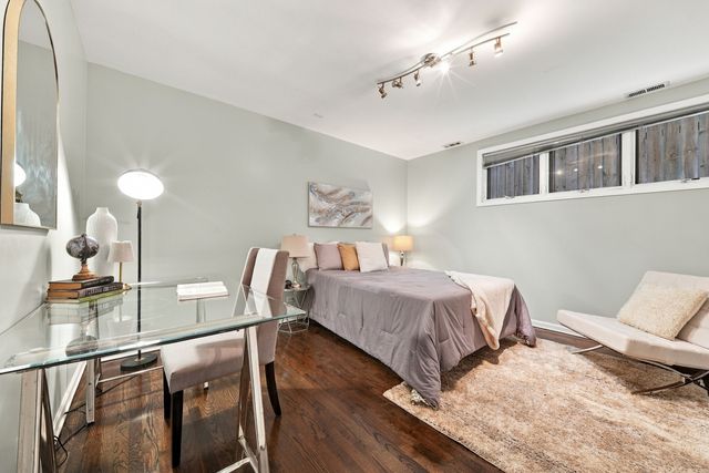 853 N Wood Street 1, Chicago, IL 60622