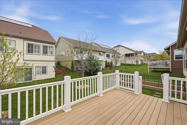 110 COTTONTAIL DR, Lake Frederick, VA 22630