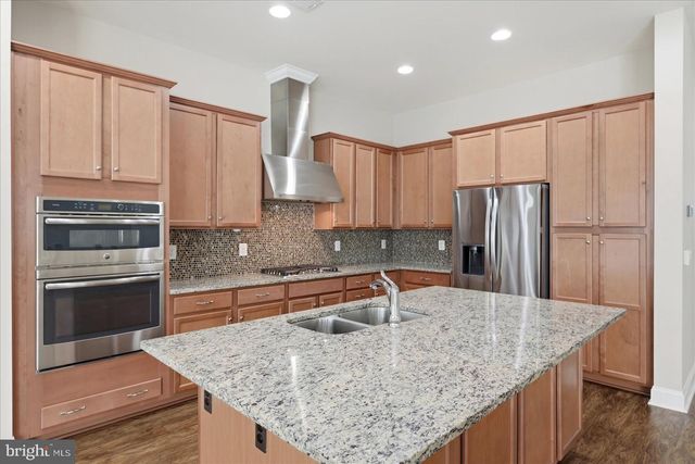 110 COTTONTAIL DR, Lake Frederick, VA 22630