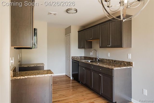 2011 Thornhill Place, Detroit, MI 48207