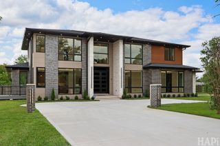 2700 Fontana Drive, Glenview, IL 60025