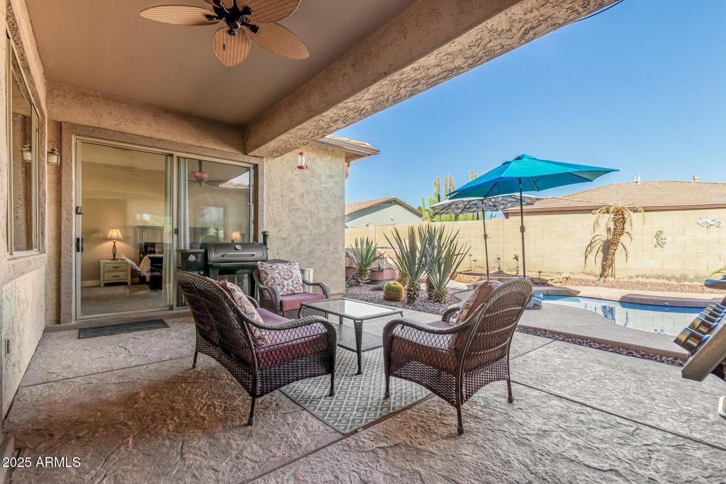 Image 33 of property listing at 3084 E CAPRICORN Way, Chandler, AZ 85249