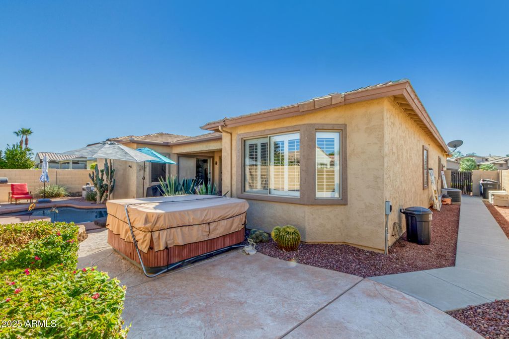 Image 36 of property listing at 3084 E CAPRICORN Way, Chandler, AZ 85249