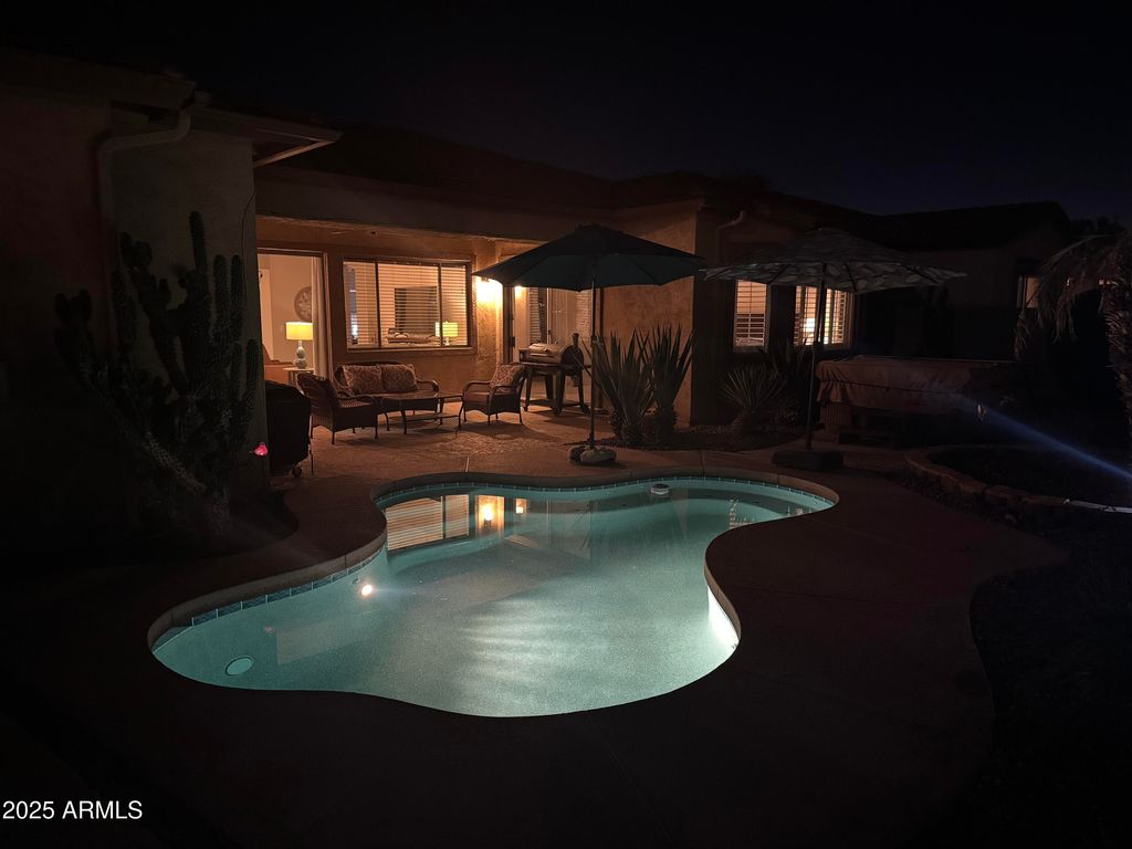 Image 39 of property listing at 3084 E CAPRICORN Way, Chandler, AZ 85249