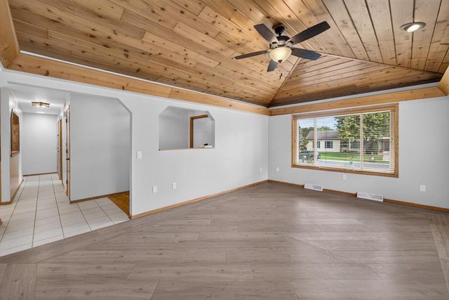 408 Pinehurst Drive, Waunakee, WI 53597