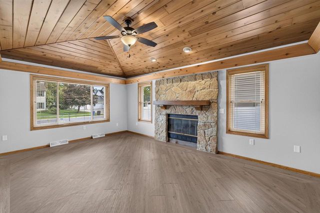408 Pinehurst Drive, Waunakee, WI 53597