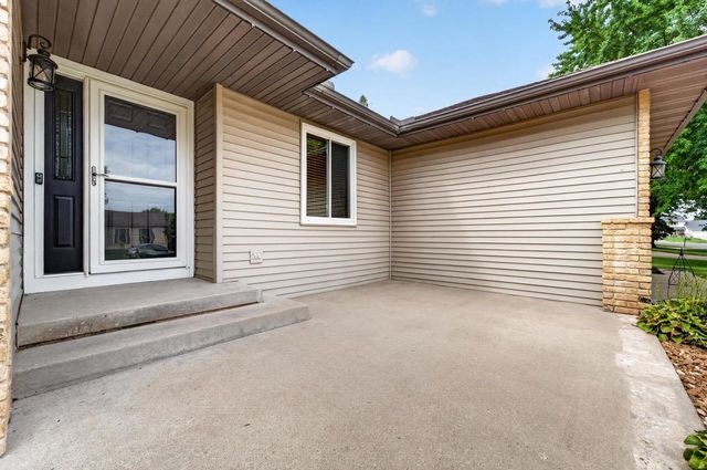 408 Pinehurst Drive, Waunakee, WI 53597