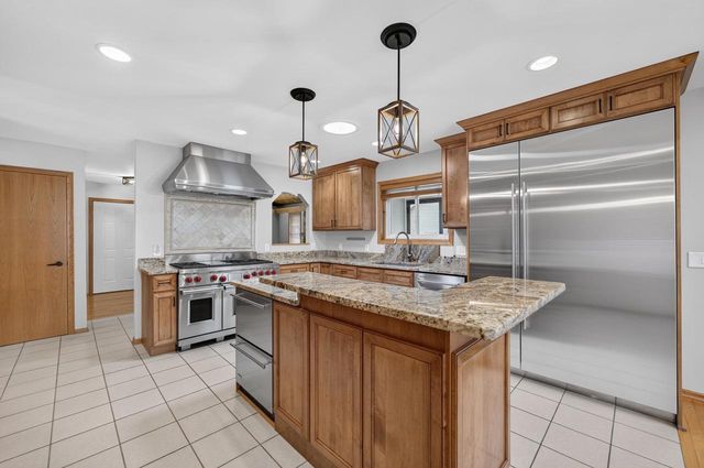 408 Pinehurst Drive, Waunakee, WI 53597