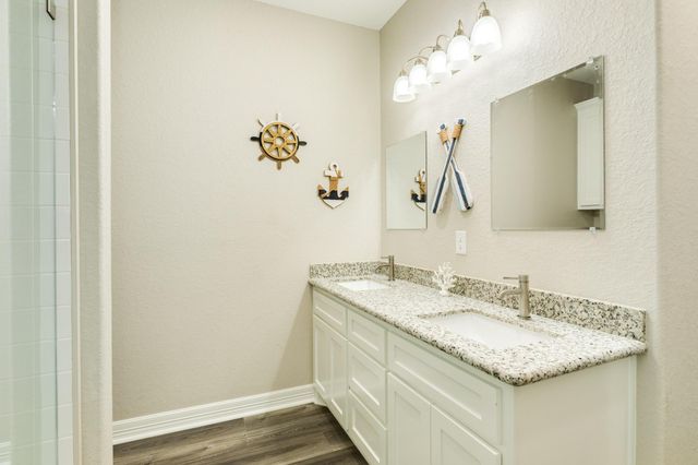 523 Thunder Road, Surfside Beach, TX 77541