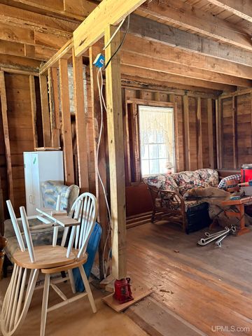 13839 Wells 21.2 Street, Nahma, MI 49864