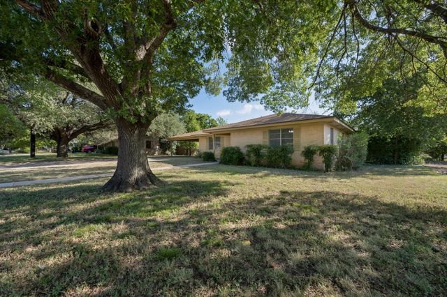 1615 Park LN, Georgetown, TX 78628