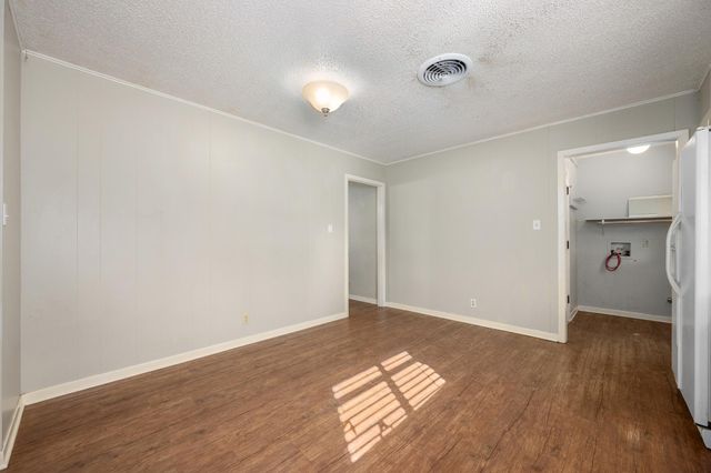 1615 Park LN, Georgetown, TX 78628