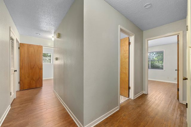 1615 Park LN, Georgetown, TX 78628