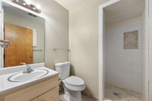 1615 Park LN, Georgetown, TX 78628