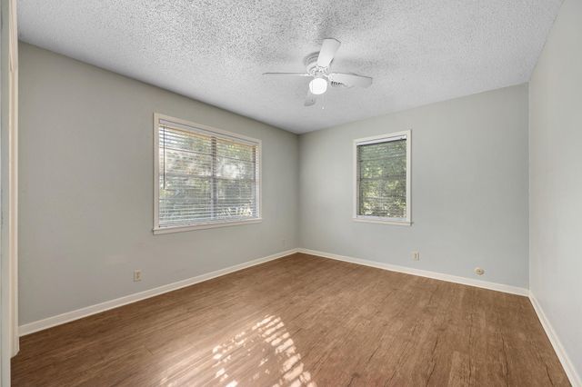 1615 Park LN, Georgetown, TX 78628