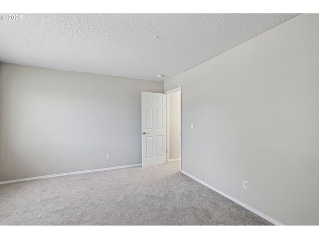 6476 Nw SHELSAM Ter, Portland, OR 97229