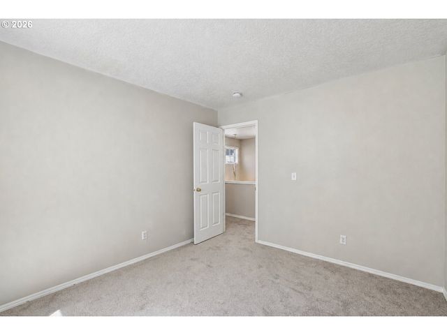 6476 Nw SHELSAM Ter, Portland, OR 97229