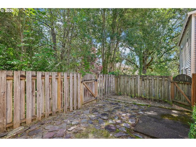 6476 Nw SHELSAM Ter, Portland, OR 97229