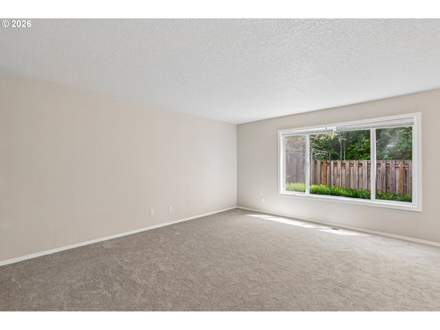 6476 Nw SHELSAM Ter, Portland, OR 97229