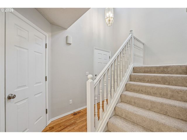 6476 Nw SHELSAM Ter, Portland, OR 97229