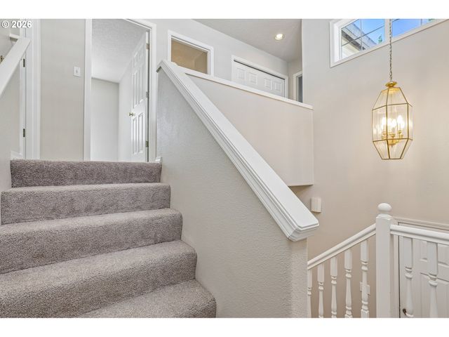 6476 Nw SHELSAM Ter, Portland, OR 97229