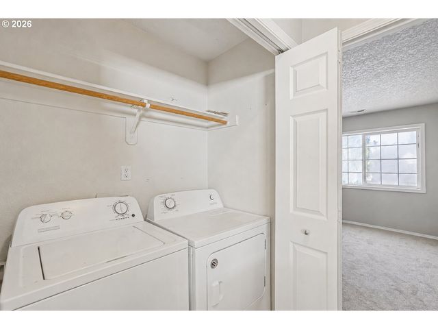 6476 Nw SHELSAM Ter, Portland, OR 97229