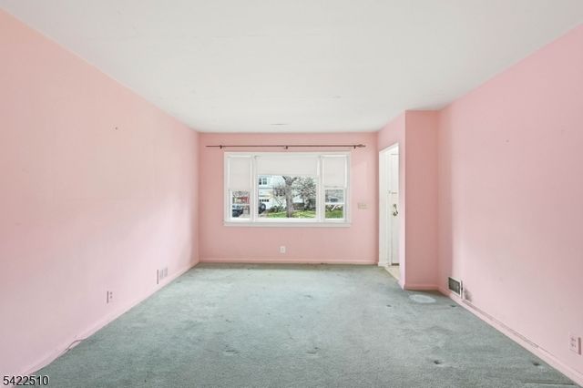 25 Hillside Ter, Livingston Twp., NJ 07039