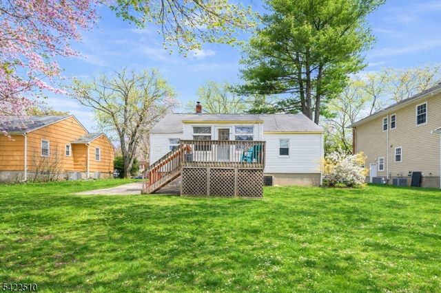 25 Hillside Ter, Livingston Twp., NJ 07039