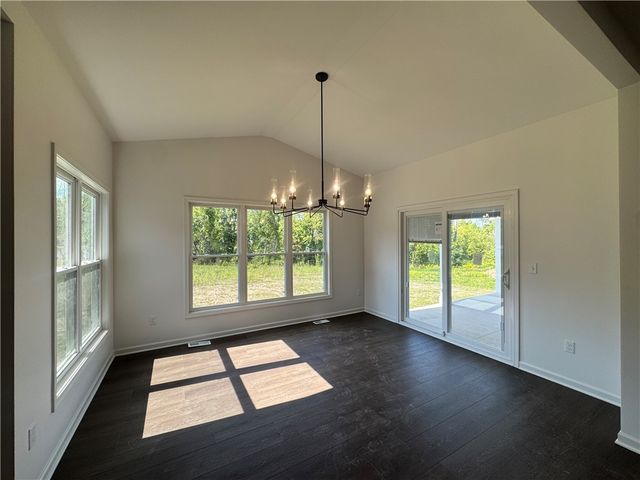1548 Osburn Ln Lane, Farmington, NY 14425