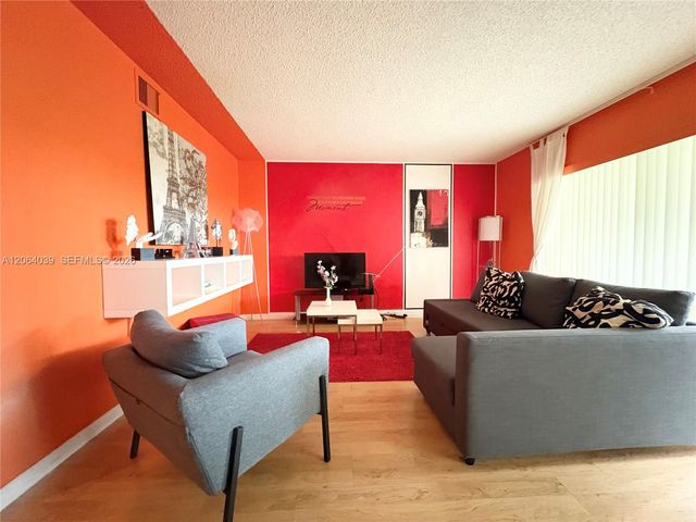 929 Coral Club Dr 929, Coral Springs, FL 33071