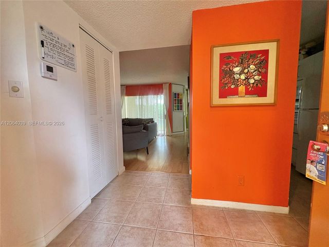 929 Coral Club Dr 929, Coral Springs, FL 33071