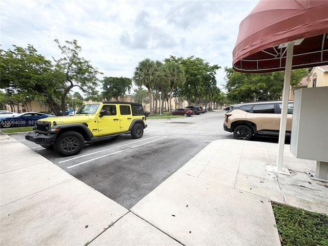 929 Coral Club Dr 929, Coral Springs, FL 33071