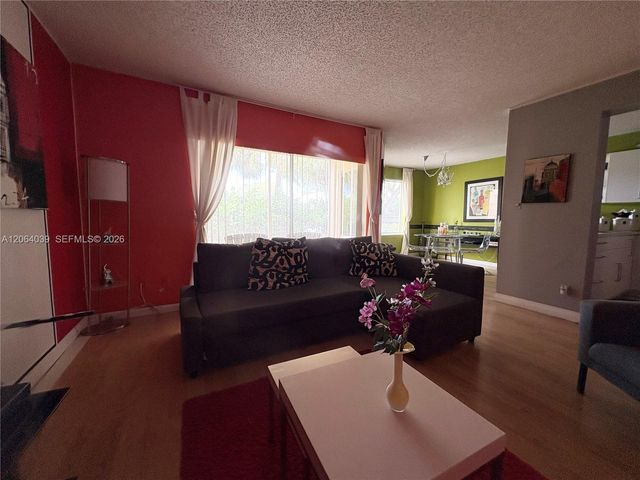 929 Coral Club Dr 929, Coral Springs, FL 33071