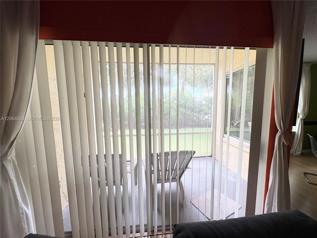929 Coral Club Dr 929, Coral Springs, FL 33071