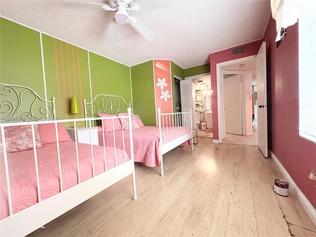 929 Coral Club Dr 929, Coral Springs, FL 33071