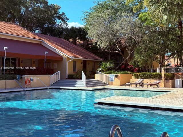 929 Coral Club Dr 929, Coral Springs, FL 33071
