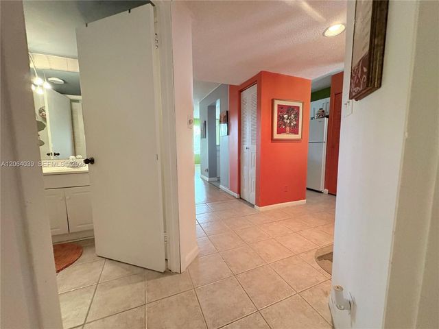 929 Coral Club Dr 929, Coral Springs, FL 33071