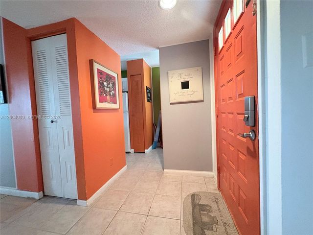 929 Coral Club Dr 929, Coral Springs, FL 33071
