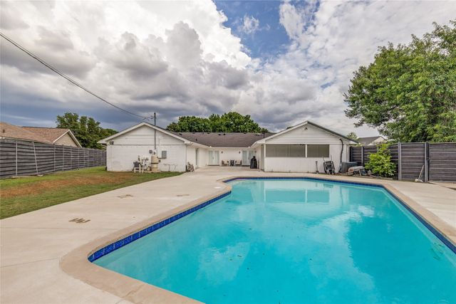 3307 Pine Tree Circle, Farmers Branch, TX 75234