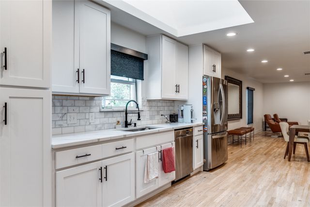 3307 Pine Tree Circle, Farmers Branch, TX 75234