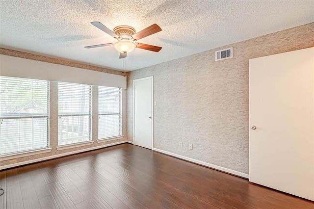 2277 S Kirkwood Road 906, Houston, TX 77077