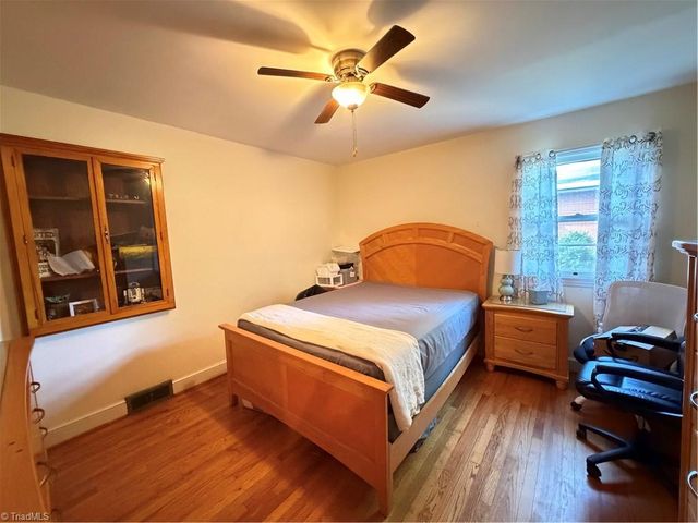 16 Vivian Street, Thomasville, NC 27360