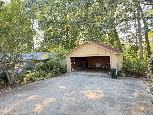 16 Vivian Street, Thomasville, NC 27360