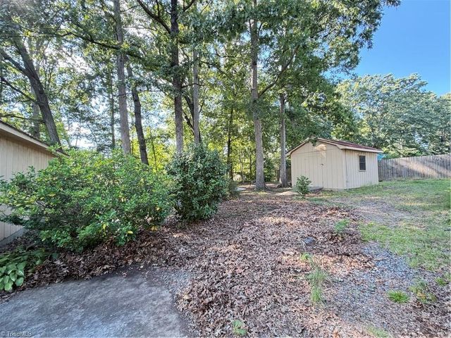 16 Vivian Street, Thomasville, NC 27360