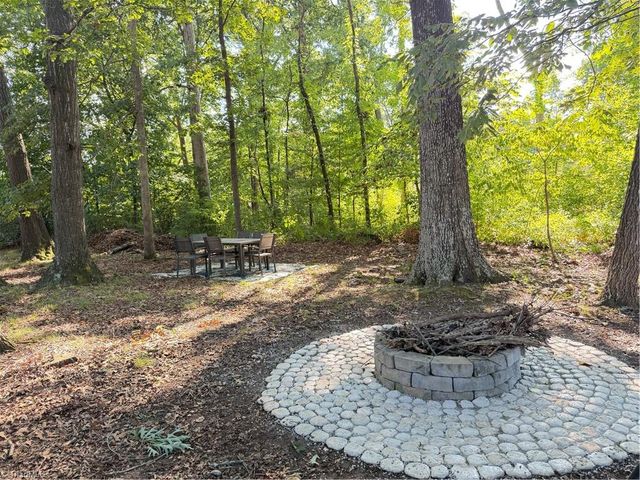 16 Vivian Street, Thomasville, NC 27360