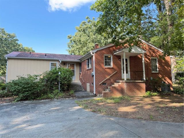 16 Vivian Street, Thomasville, NC 27360